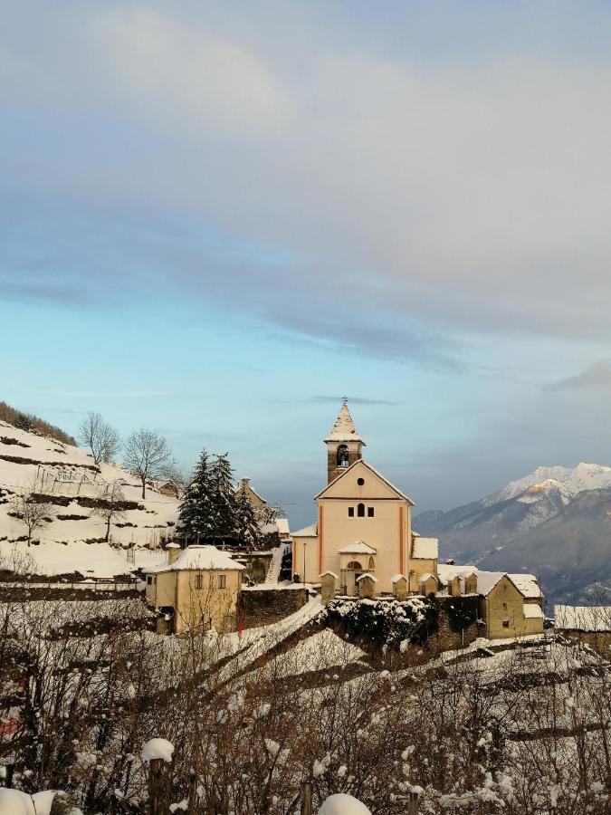 Vila Casa Vacanze La Carbunera Domodossola Exteriér fotografie