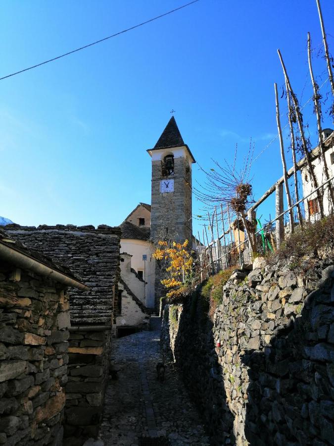 Vila Casa Vacanze La Carbunera Domodossola Exteriér fotografie