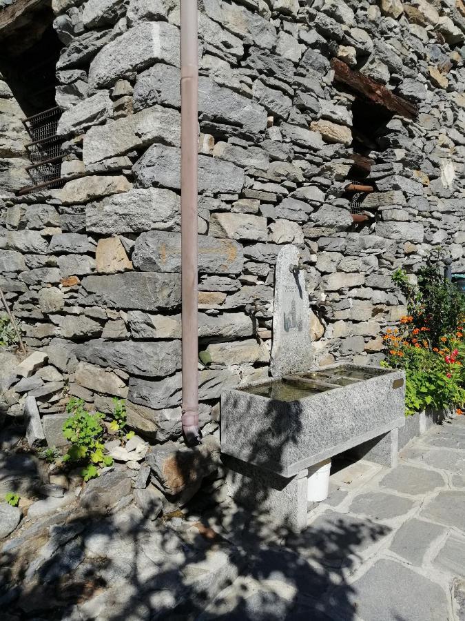 Vila Casa Vacanze La Carbunera Domodossola Exteriér fotografie