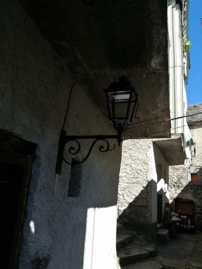 Vila Casa Vacanze La Carbunera Domodossola Exteriér fotografie