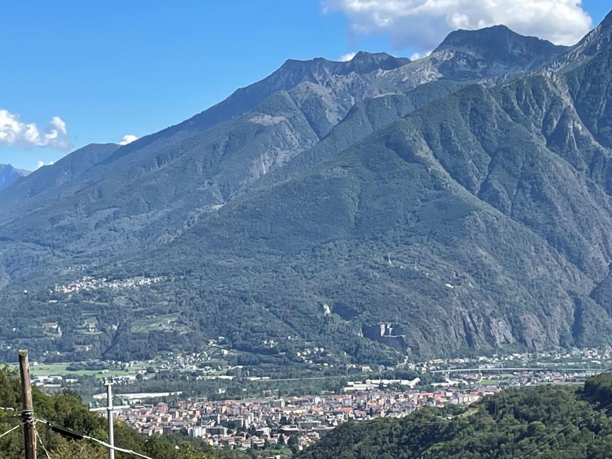Vila Casa Vacanze La Carbunera Domodossola Exteriér fotografie