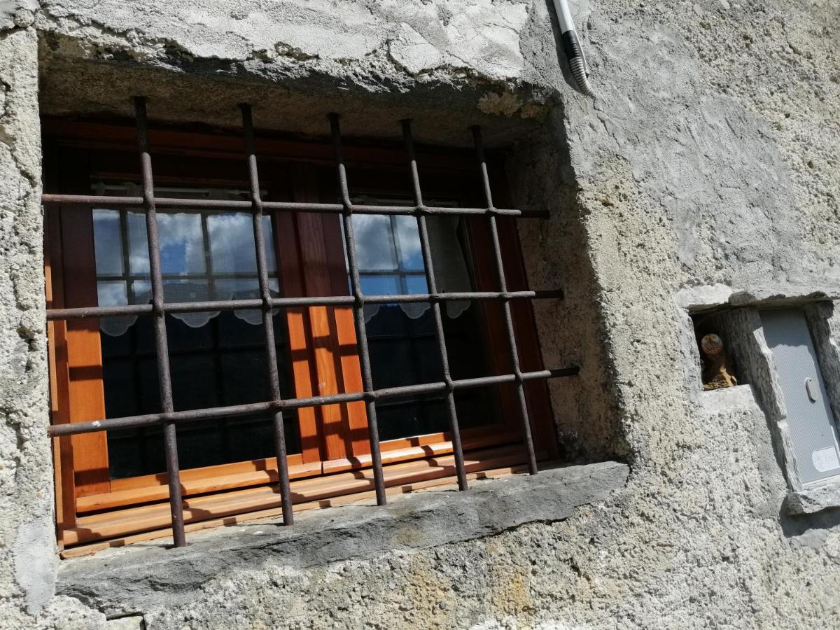 Vila Casa Vacanze La Carbunera Domodossola Exteriér fotografie